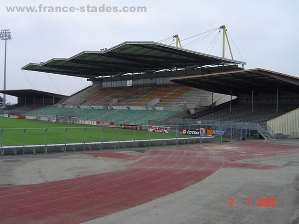 Stade Francis Le Basser, Laval