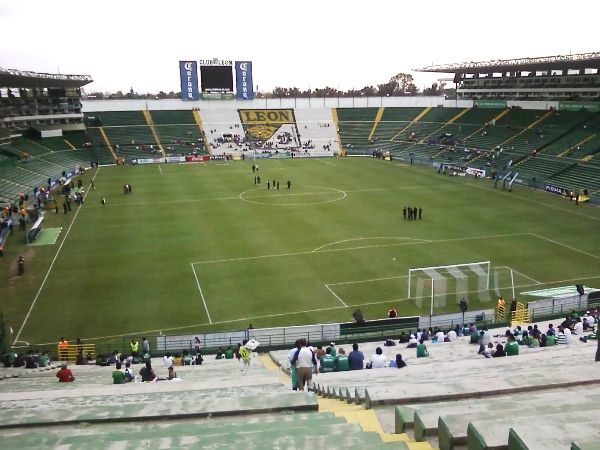 Estadio León (Nou Camp), León de los Aldamas