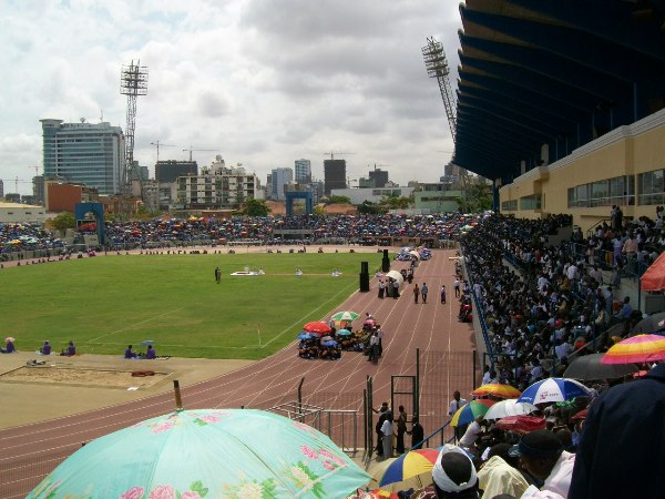 Estádio Municipal dos Coqueiros, Luanda