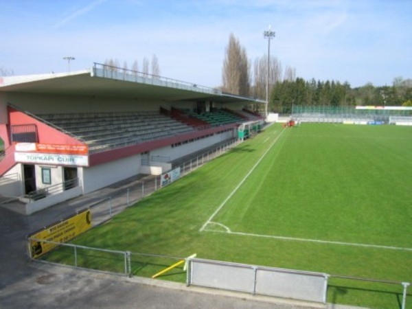Stade des Trois-Chênes, Chêne-Bourg