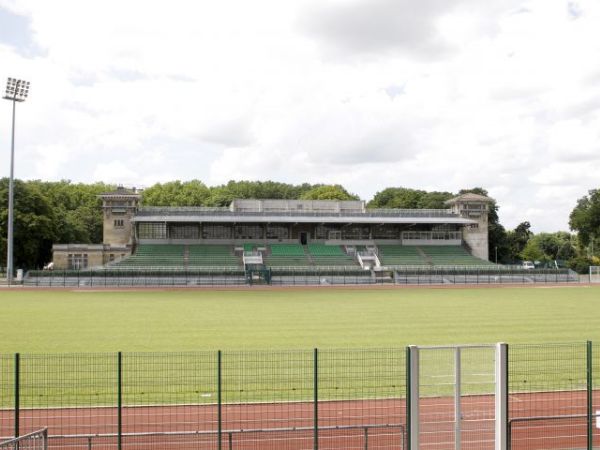 Stade de la Courneuve (Marville), La Courneuve