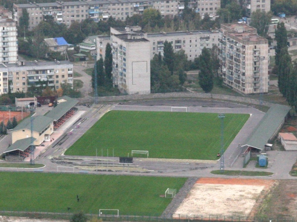 Stadion Yunist, Horishni Plavni