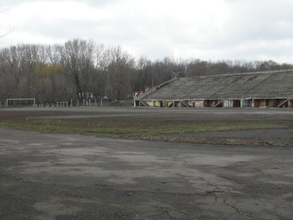 Stadion Trudovi rezervy, Dnipropetrovs'k