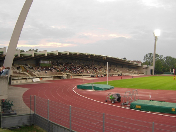 Rudolf-Tonn-Stadion, Schwechat